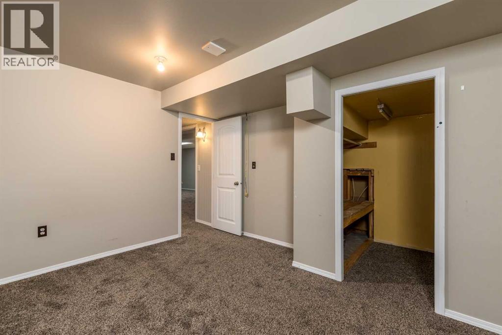 Photo 12 of 3914 52 Avenue, Lloydminster AB