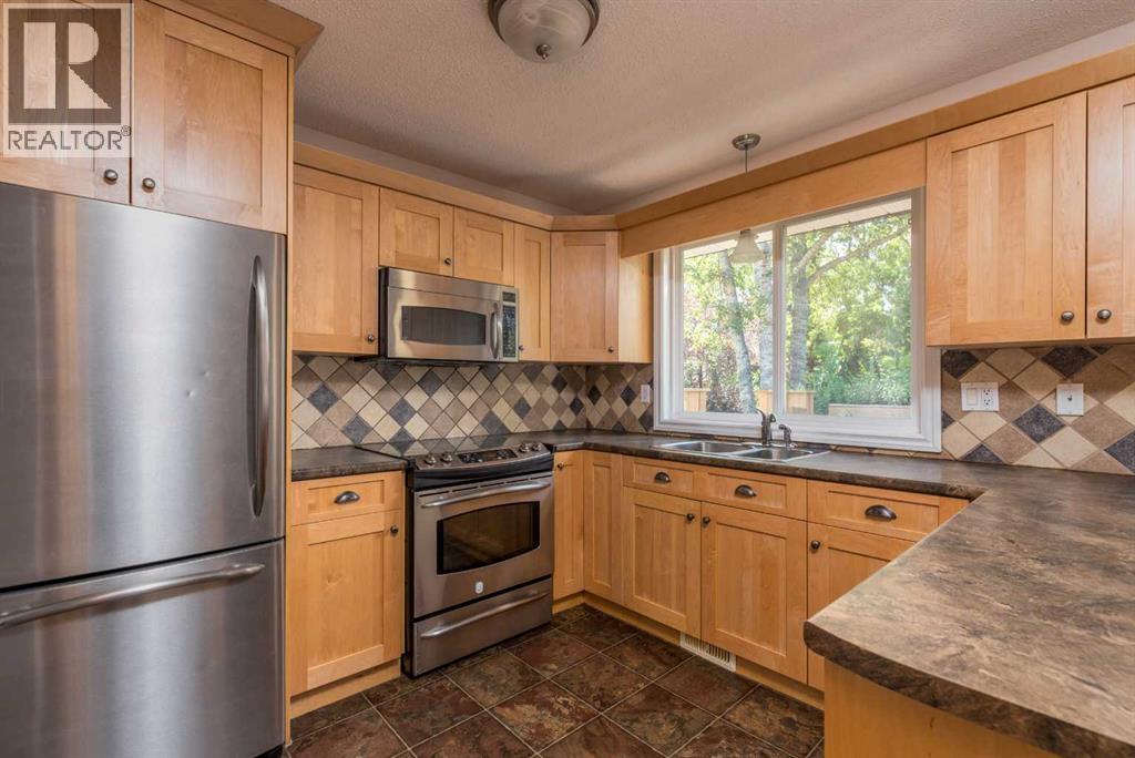 Photo 15 of 3914 52 Avenue, Lloydminster AB