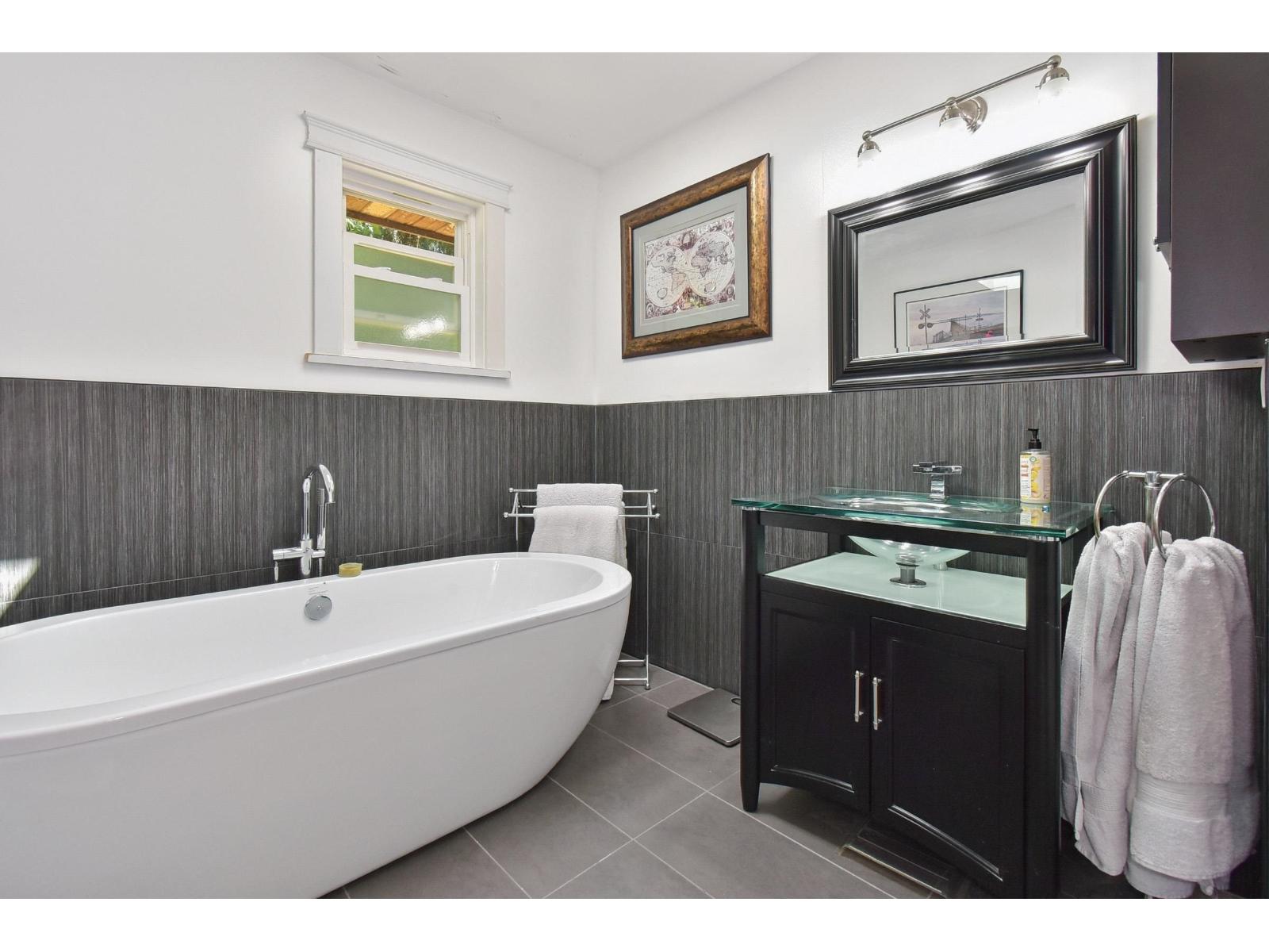 Photo 20 of 3858 205 A Street, Langley BC