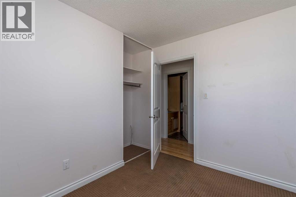 Photo 7 of 3914 52 Avenue, Lloydminster AB