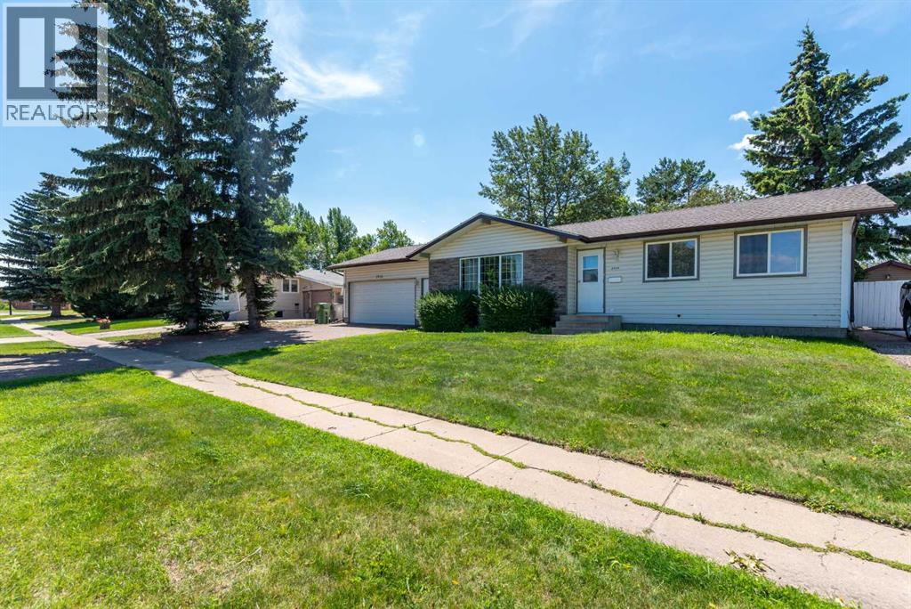 Photo 46 of 3914 52 Avenue, Lloydminster AB