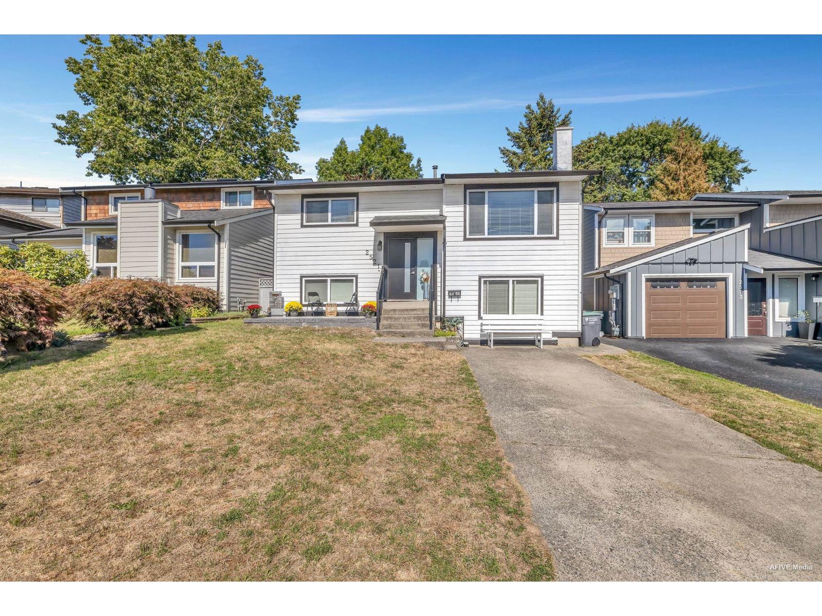Photo 22 of 2521 Wilding Crescent, Langley BC