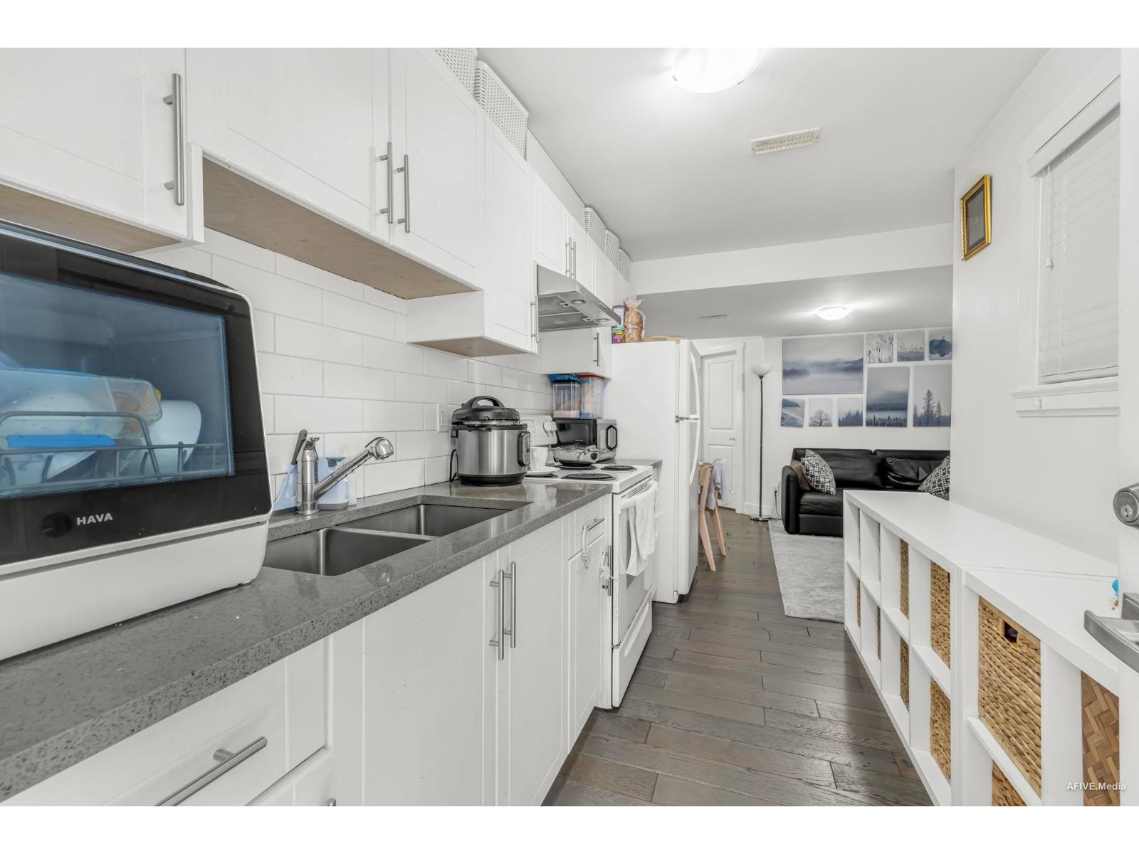Photo 5 of 2521 Wilding Crescent, Langley BC