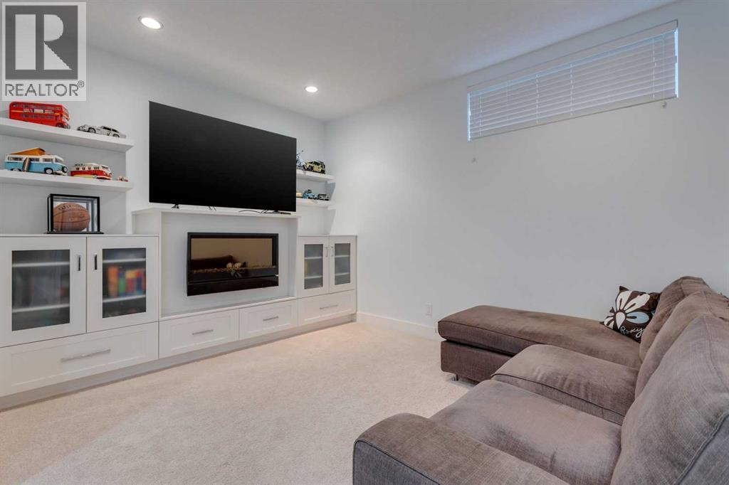Single Family House for Sale in   Street NW Rosedale Calgary 