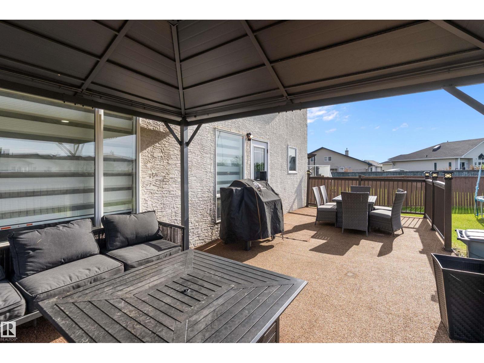 Photo 4 of 7326 166 A Av Nw, Edmonton AB
