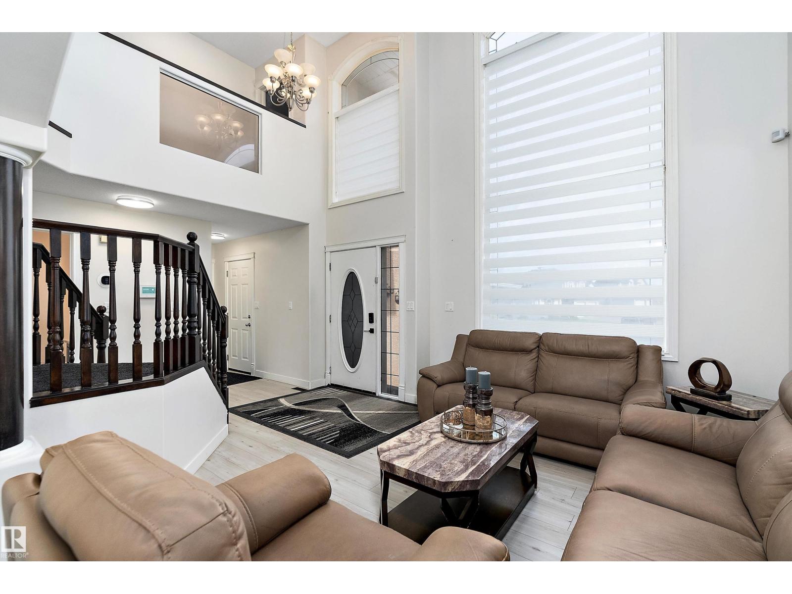 Photo 8 of 7326 166 A Av Nw, Edmonton AB