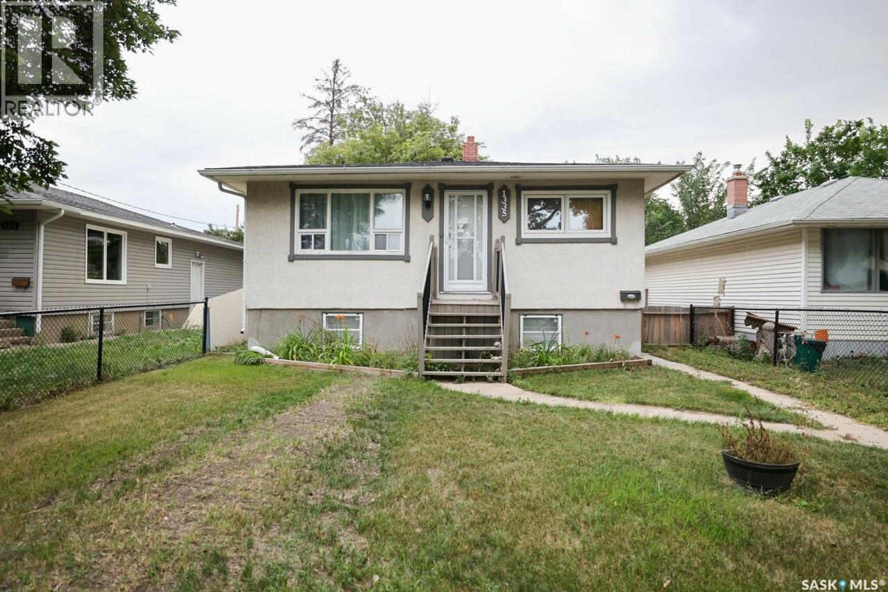 Photo 2 of 1335 Edward Street, Regina SK