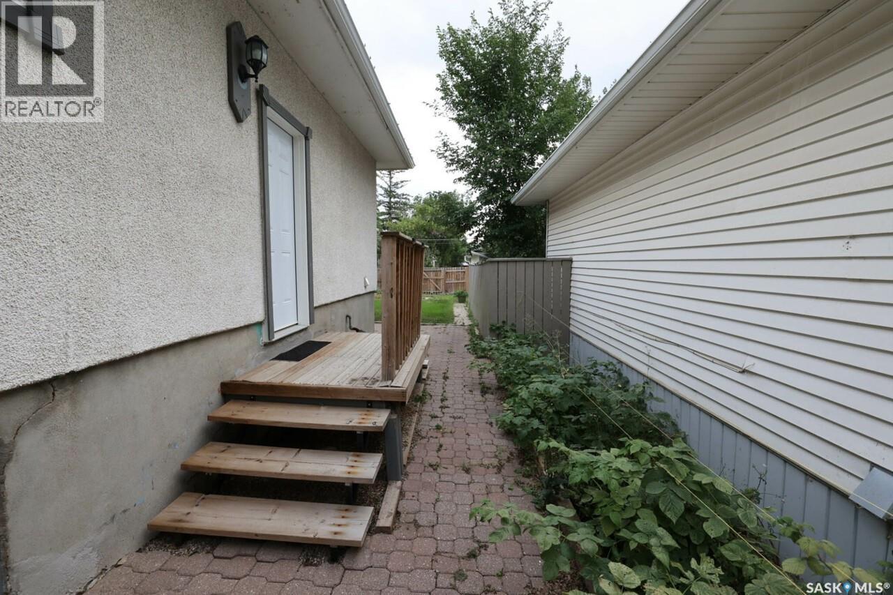 Photo 26 of 1335 Edward Street, Regina SK