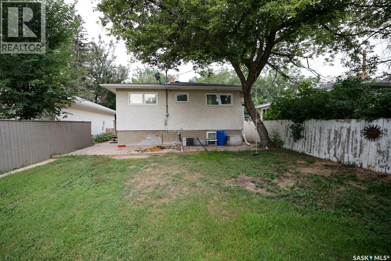 Photo 30 of 1335 Edward Street, Regina SK