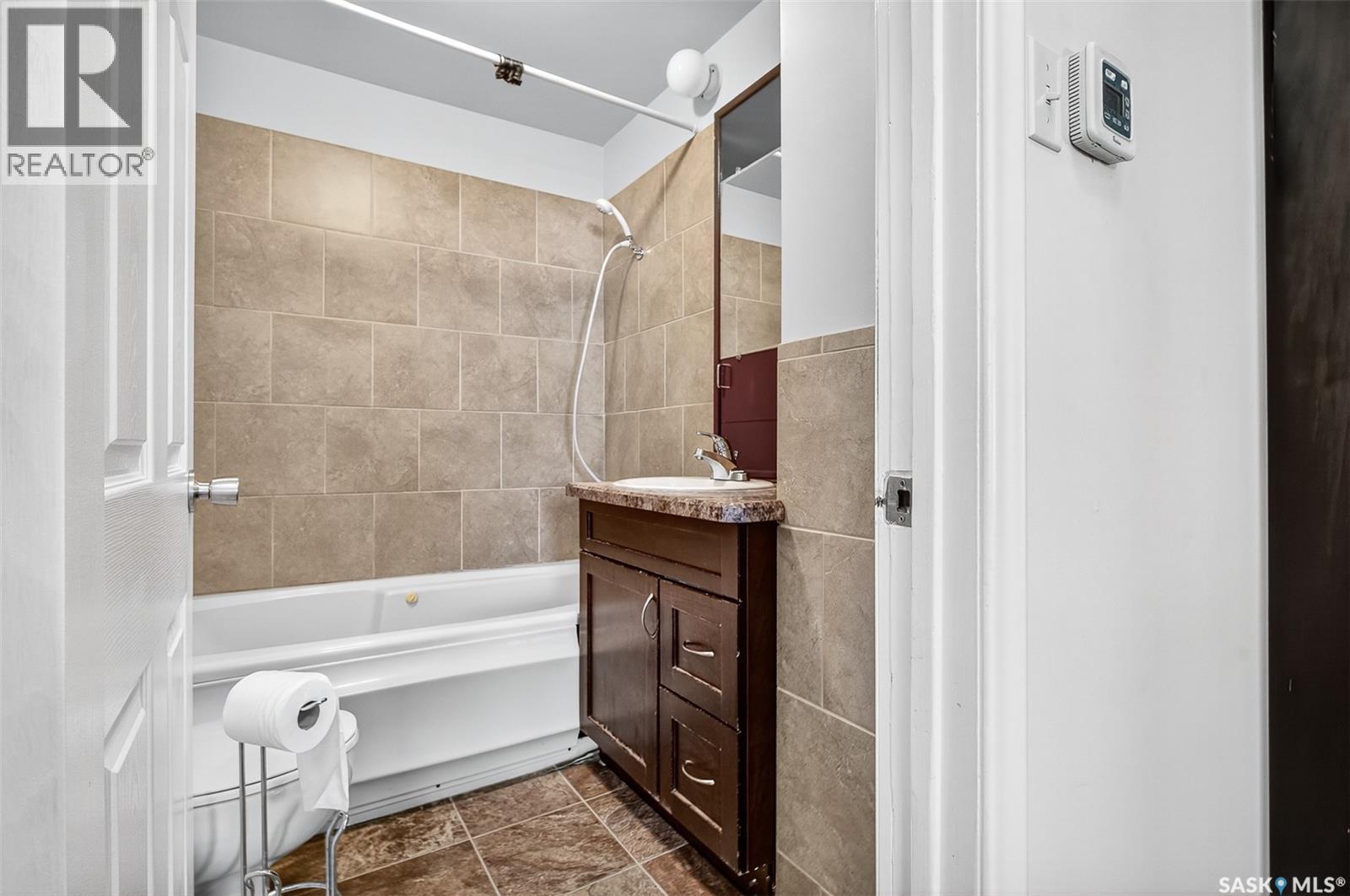 Photo 15 of 1025 Montgomery Street, Moose Jaw SK