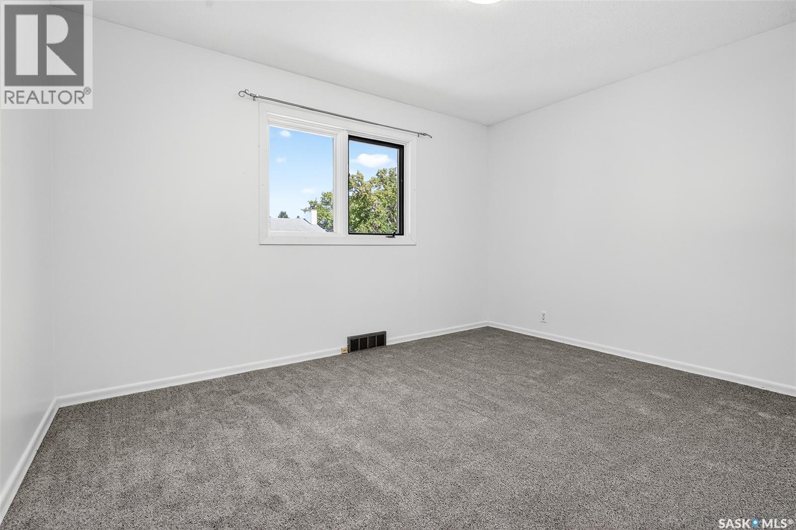 Photo 9 of 1025 Montgomery Street, Moose Jaw SK