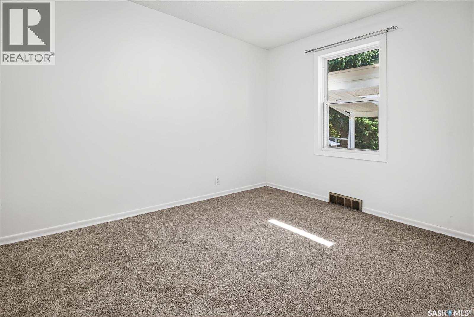 Photo 11 of 1025 Montgomery Street, Moose Jaw SK