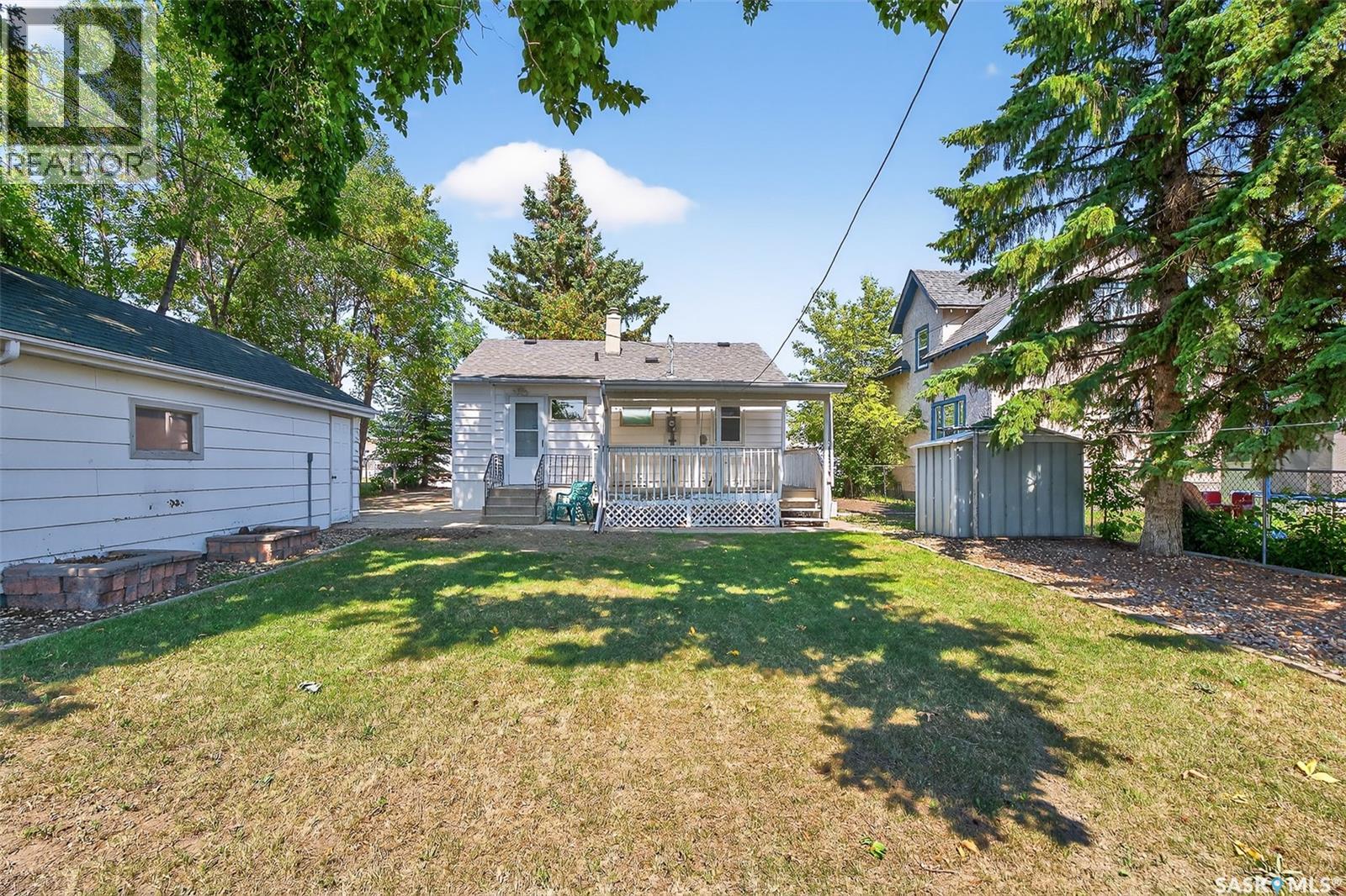 Photo 6 of 1025 Montgomery Street, Moose Jaw SK