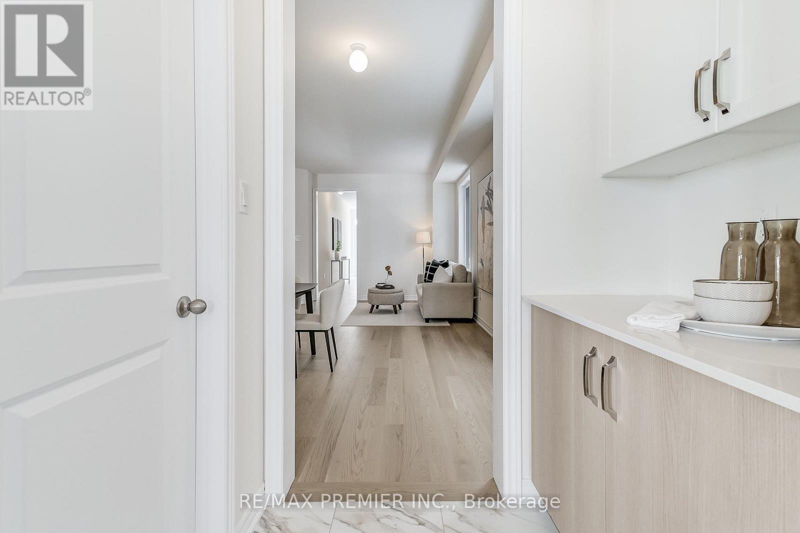 Photo 32 of 374 Boundary Boulevard, Whitchurchstouffville ON