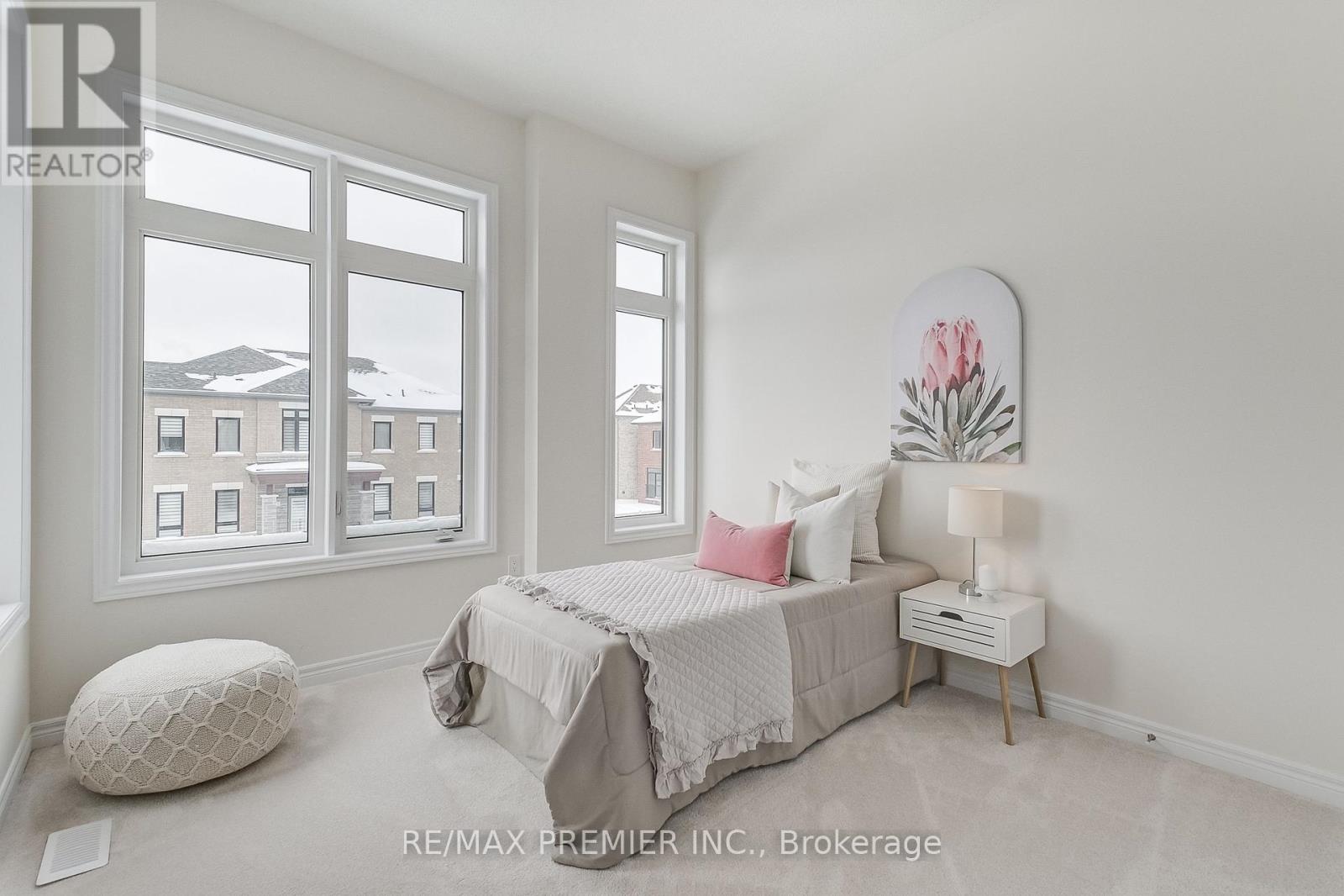 Photo 39 of 374 Boundary Boulevard, Whitchurchstouffville ON