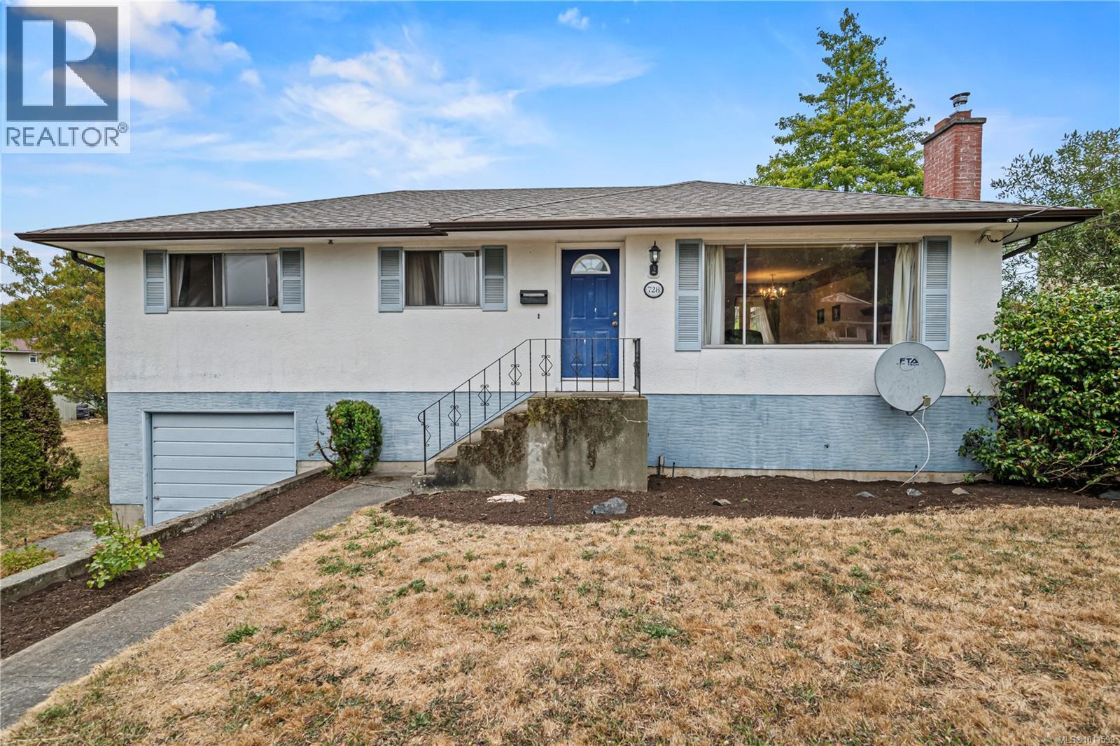 Photo 1 of 728 Genevieve Rd, Saanich BC