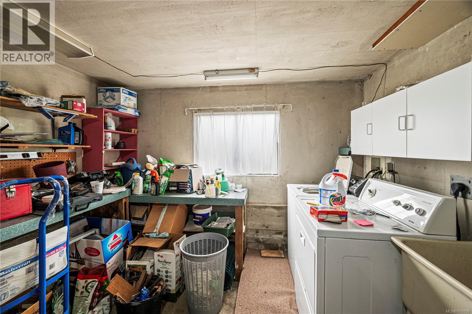 Photo 13 of 728 Genevieve Rd, Saanich BC