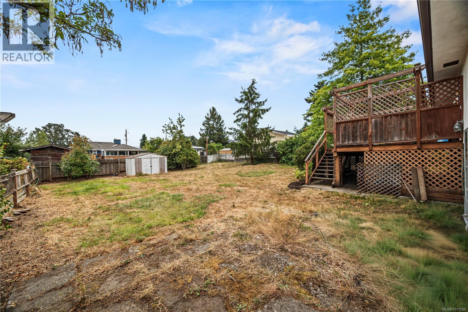 Photo 20 of 728 Genevieve Rd, Saanich BC