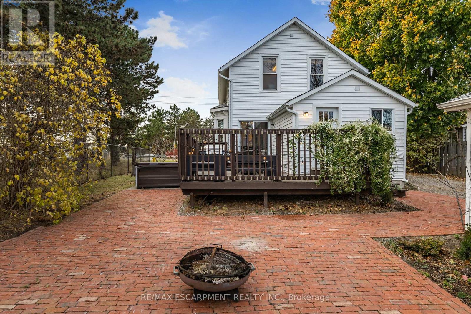 Photo 21 of 374 Ontario Street, Grimsby ON