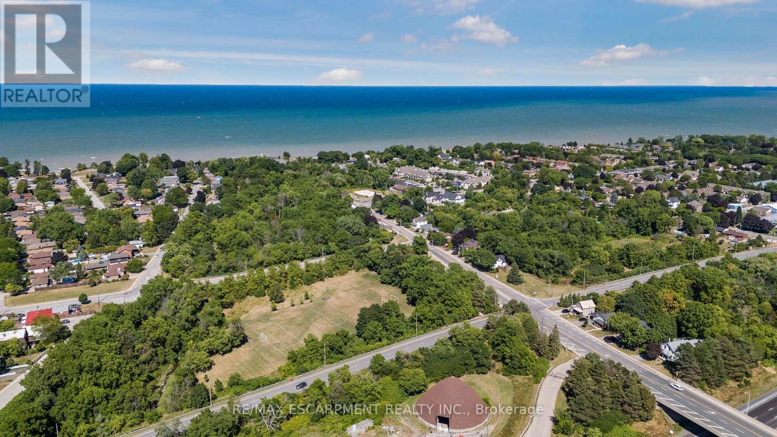 Photo 23 of 374 Ontario Street, Grimsby ON