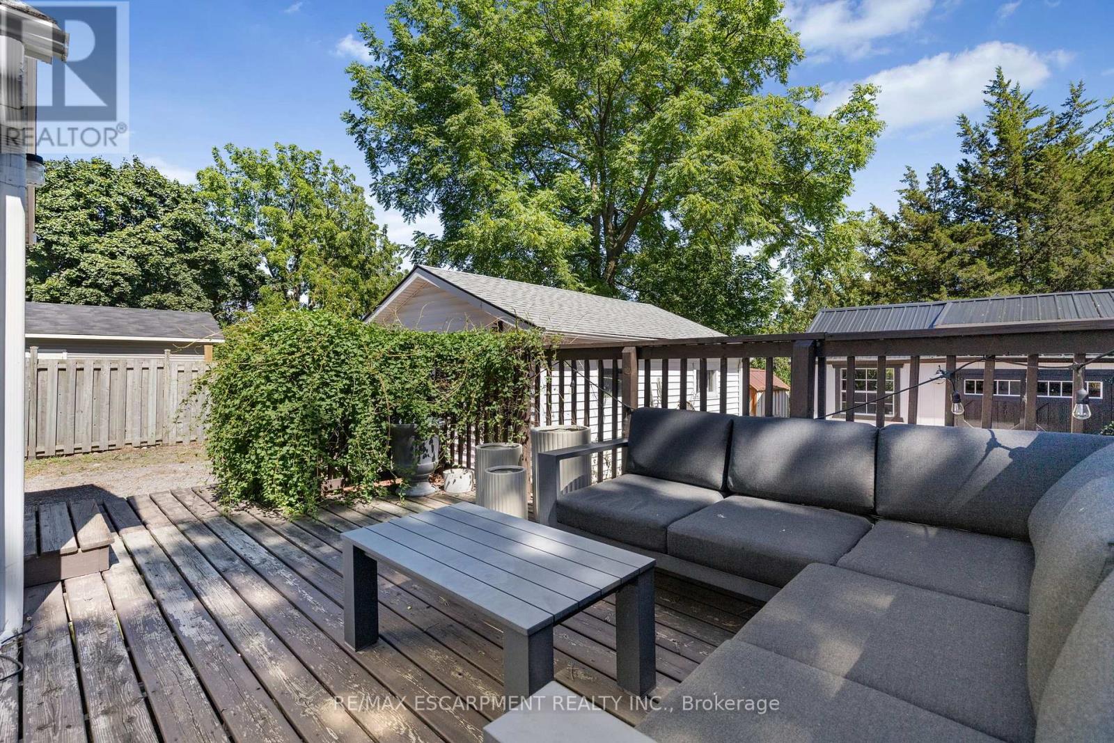 Photo 26 of 374 Ontario Street, Grimsby ON