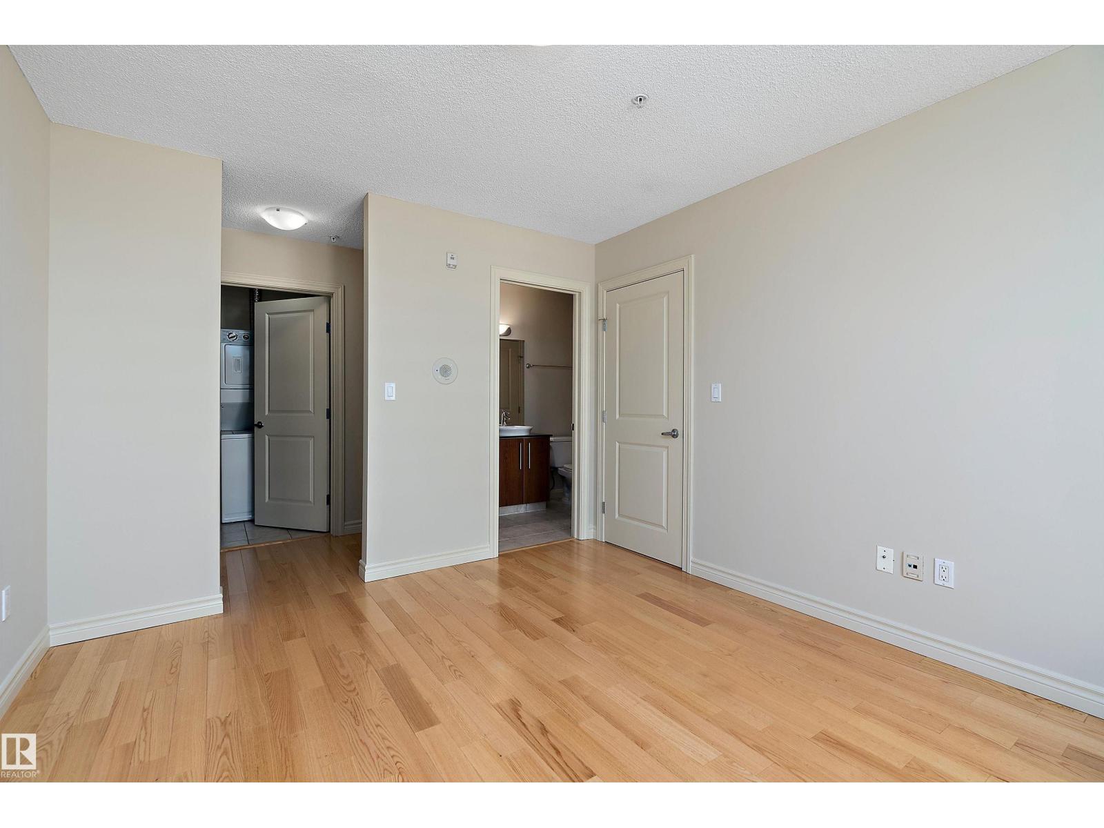 Photo 3 of 1301 9819 104 St Nw, Edmonton AB