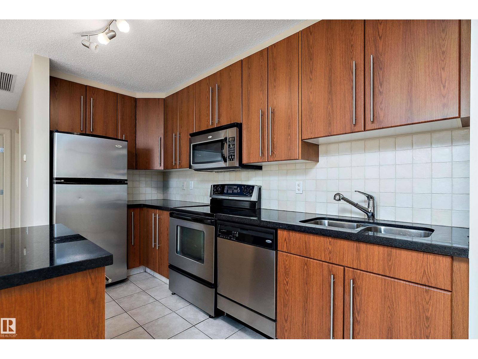 Photo 6 of 1301 9819 104 St Nw, Edmonton AB