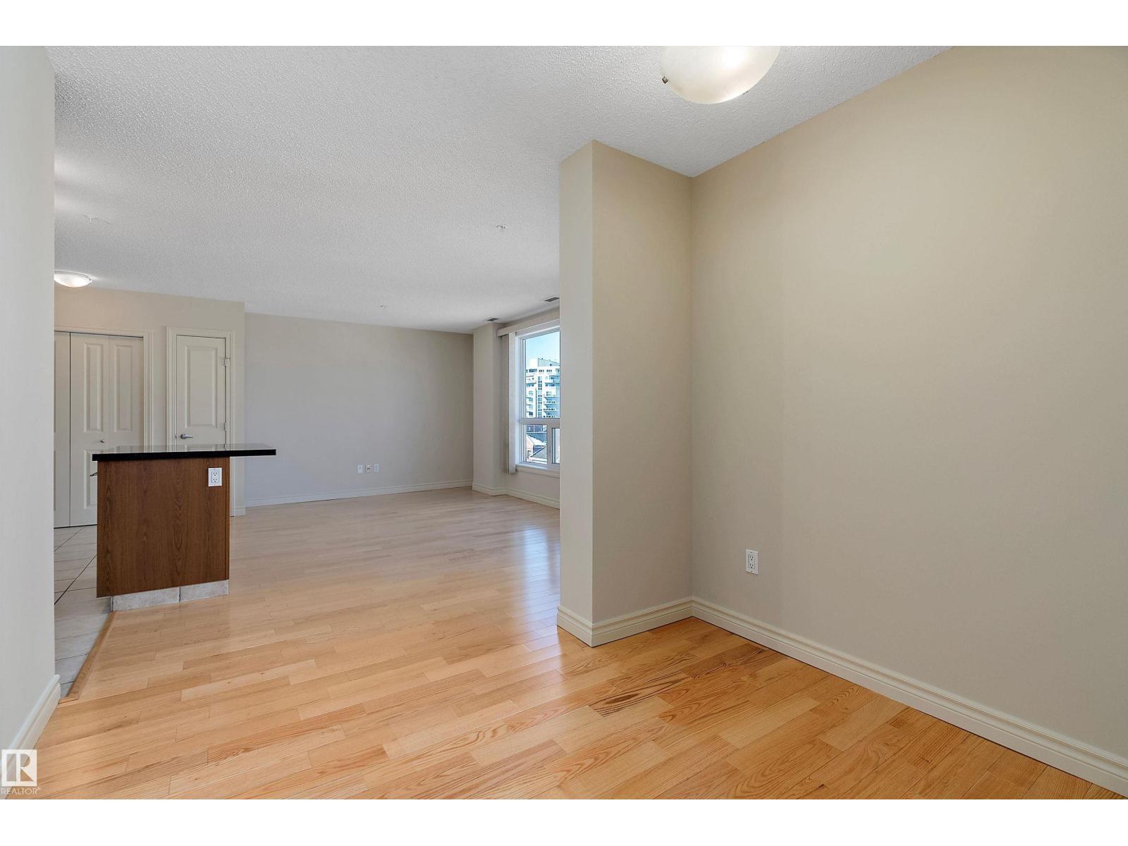 Photo 8 of 1301 9819 104 St Nw, Edmonton AB