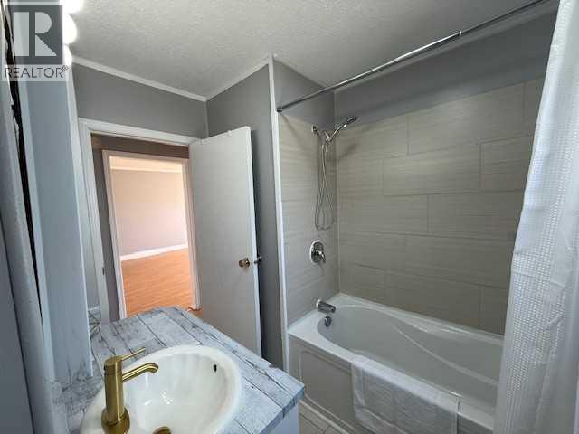 Photo 7 of 10210 103 Street, Hythe AB