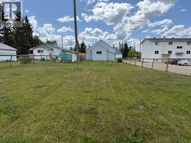 Photo 12 of 10210 103 Street, Hythe AB