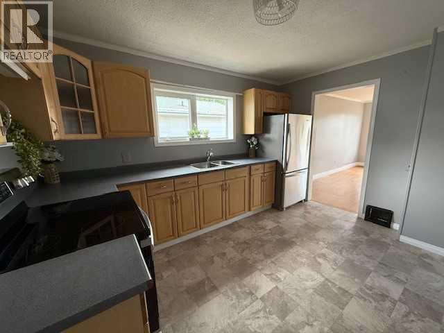 Photo 3 of 10210 103 Street, Hythe AB