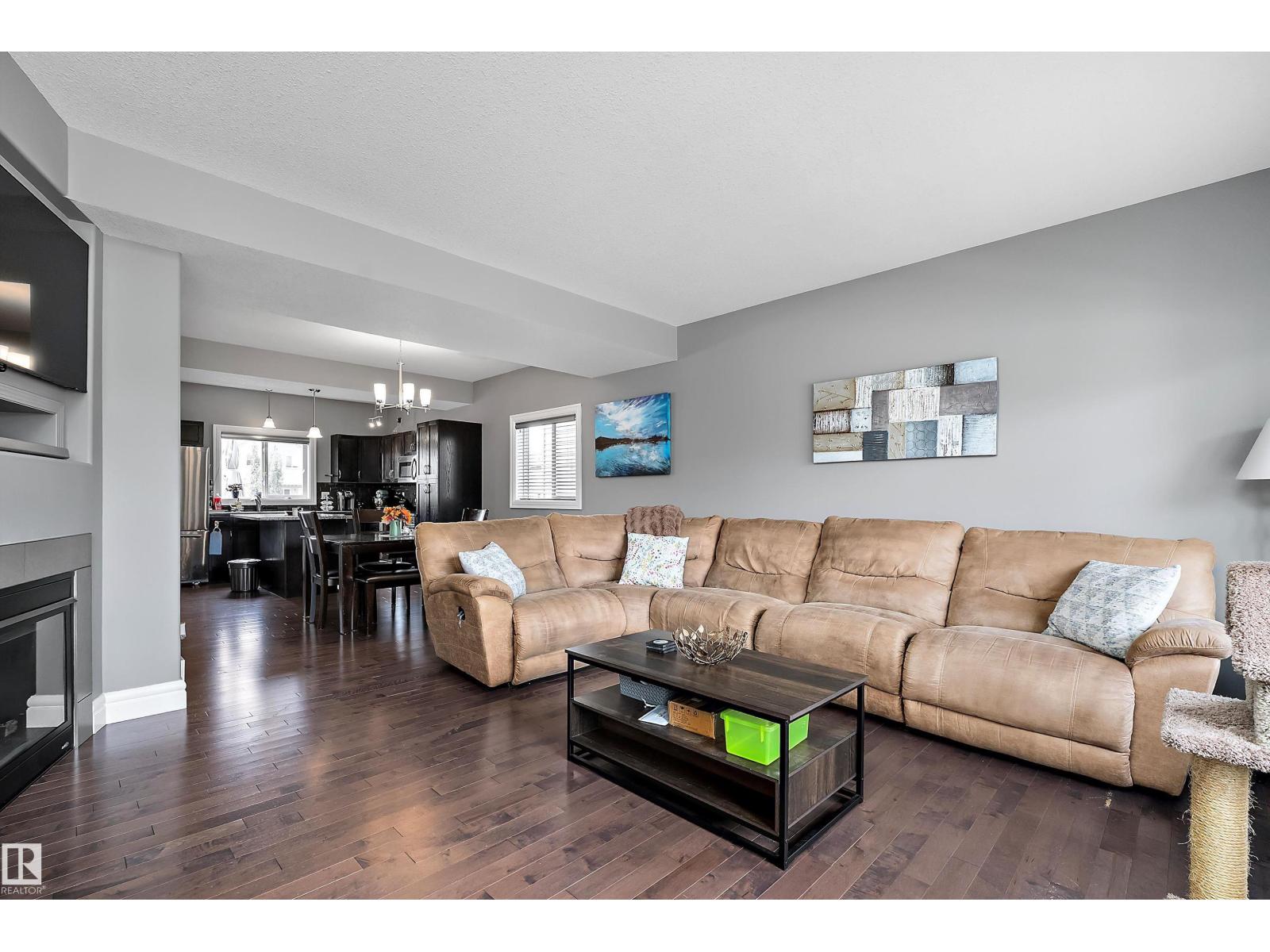 Photo 3 of 210 Schubert St, Leduc AB