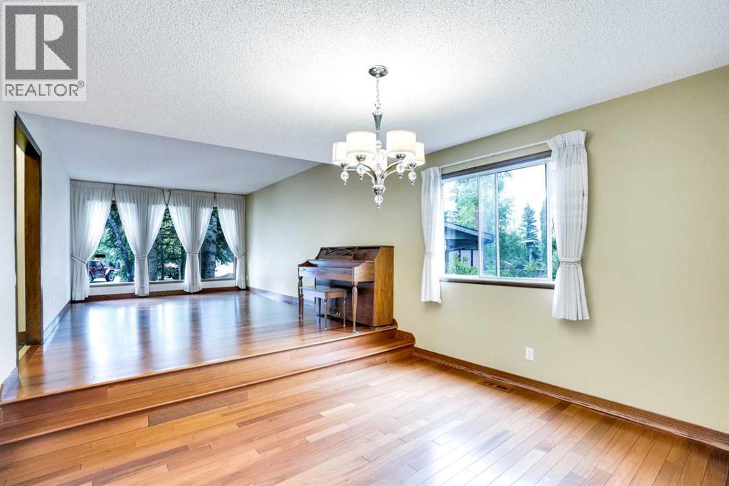 Photo 10 of 951 Ranch Estates Place Nw, Calgary AB
