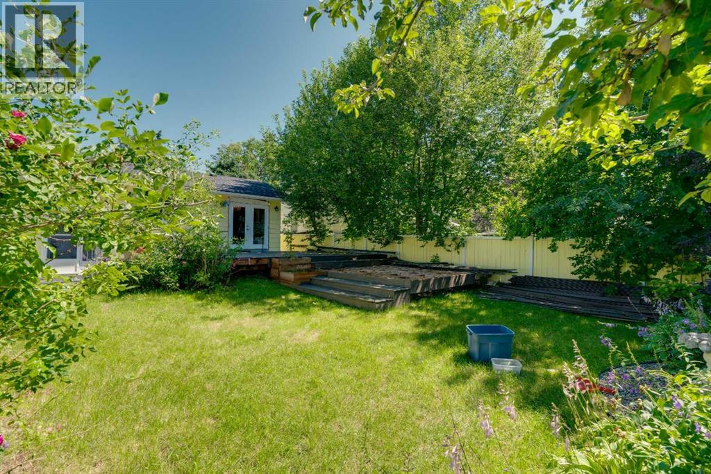 Photo 7 of 2635 34 Avenue Nw, Calgary AB