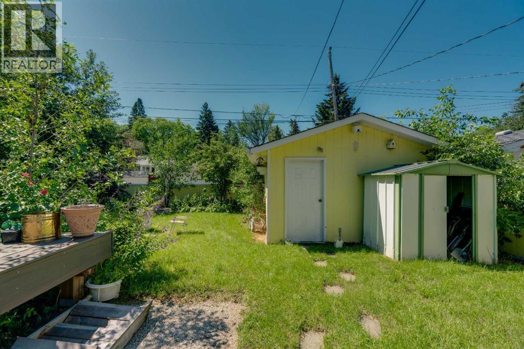 Photo 12 of 2635 34 Avenue Nw, Calgary AB
