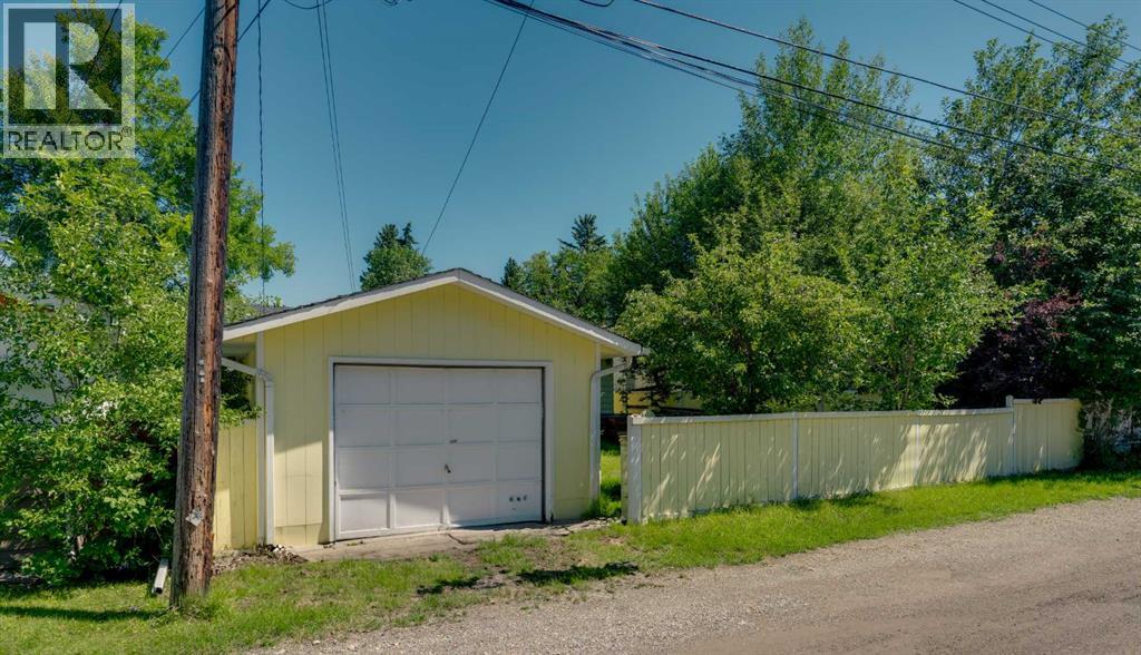 Photo 13 of 2635 34 Avenue Nw, Calgary AB