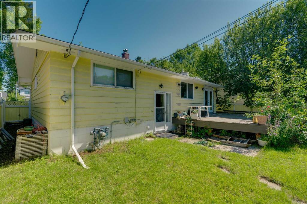 Photo 8 of 2635 34 Avenue Nw, Calgary AB