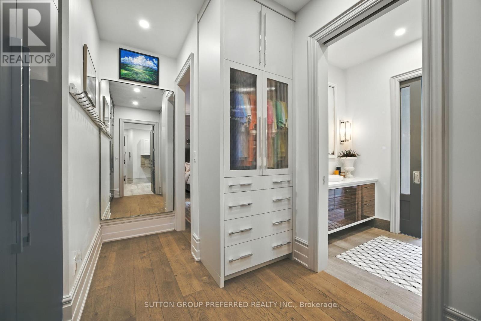 Photo 15 of 303 122 Wortley Road, London South ON