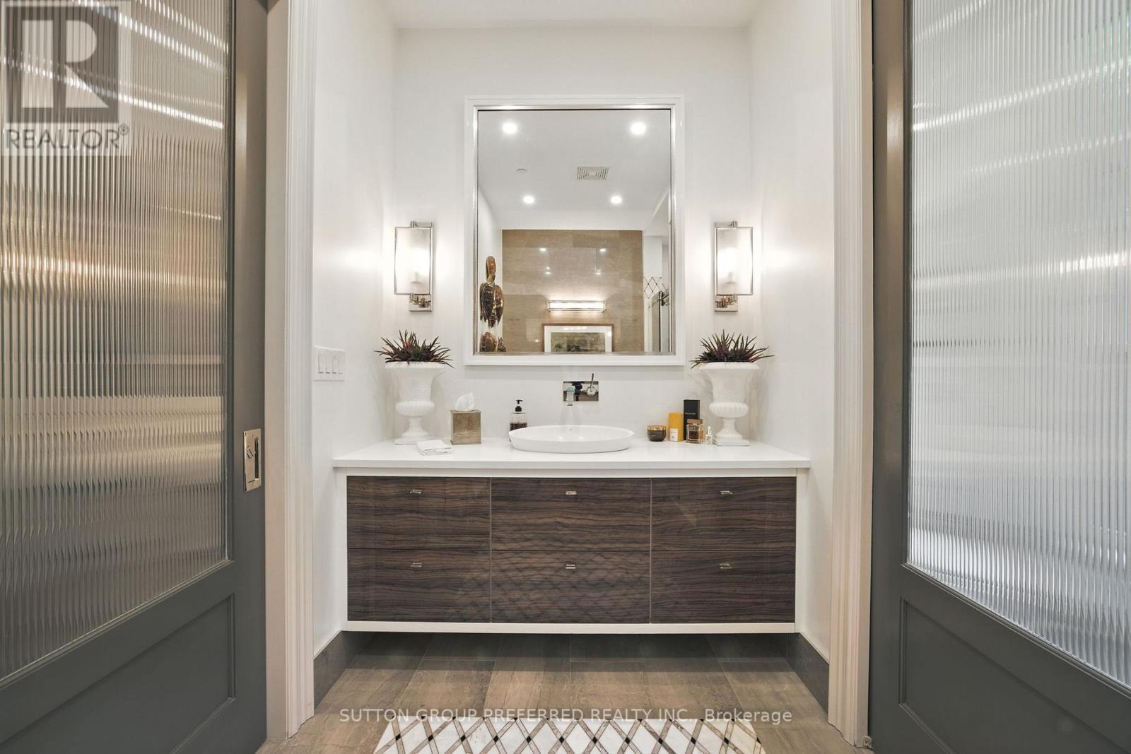 Photo 19 of 303 122 Wortley Road, London South ON