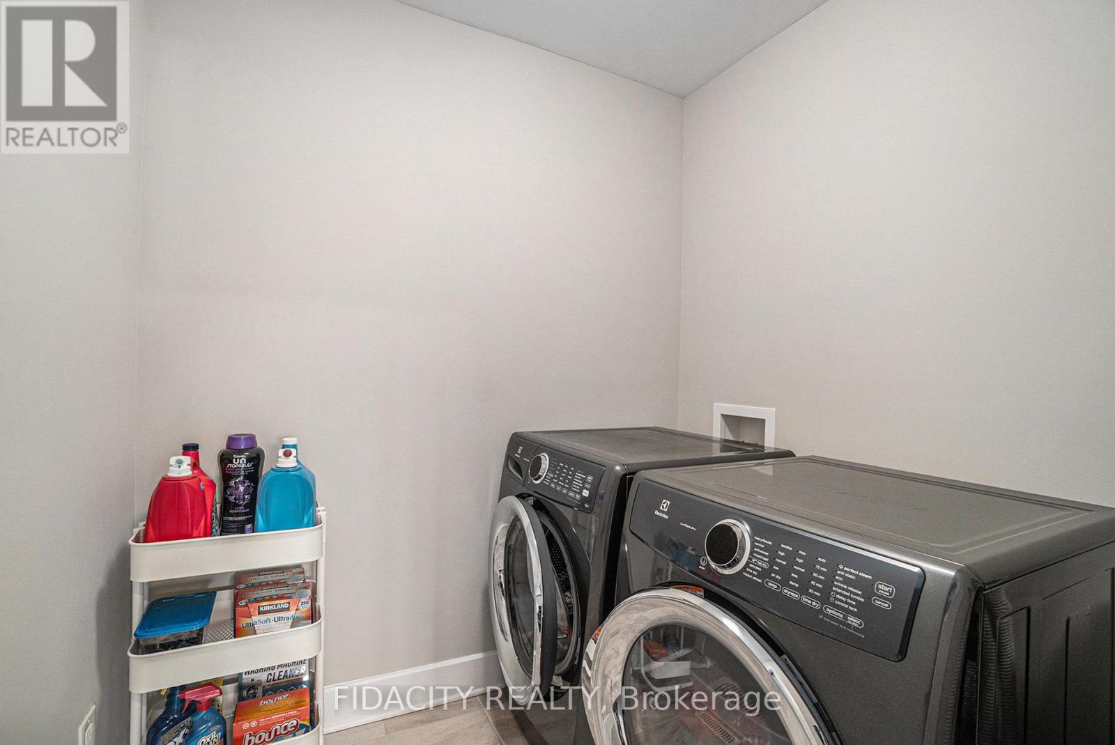 Photo 11 of 644 Eagle Crest Heights, Ottawa ON