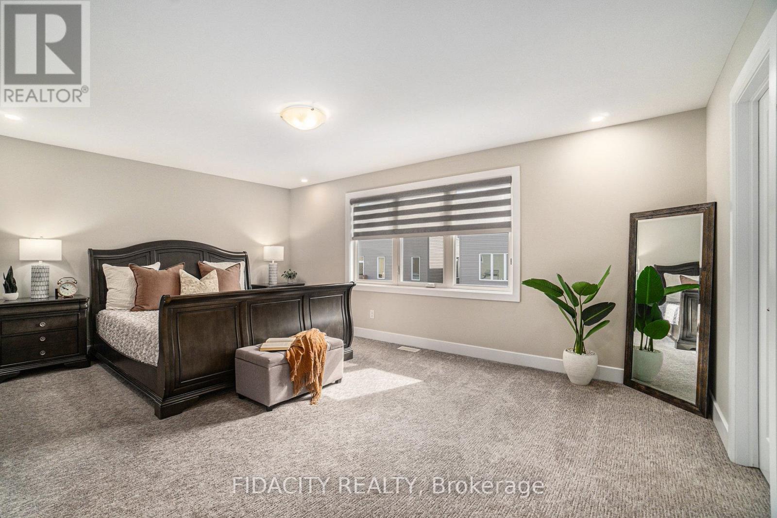 Photo 16 of 644 Eagle Crest Heights, Ottawa ON