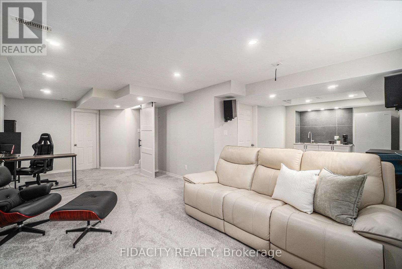 Photo 23 of 644 Eagle Crest Heights, Ottawa ON