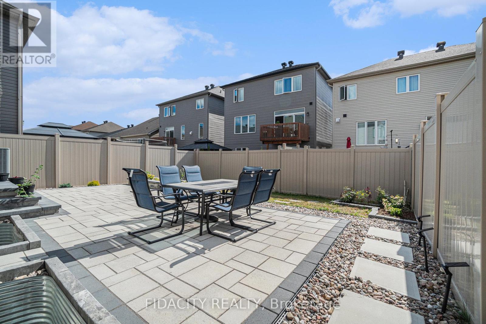 Photo 25 of 644 Eagle Crest Heights, Ottawa ON
