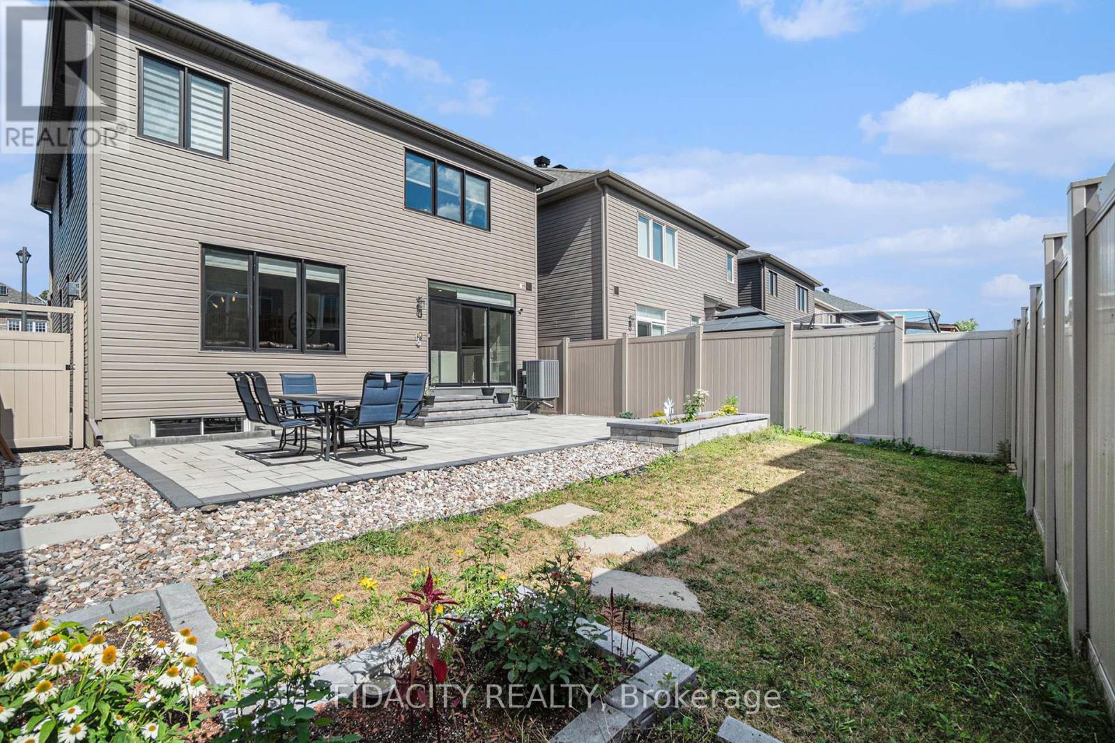 Photo 27 of 644 Eagle Crest Heights, Ottawa ON