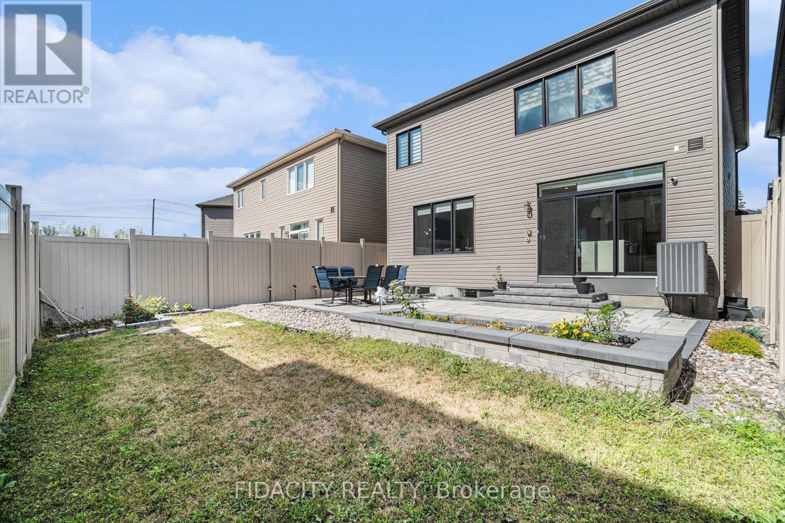 Photo 28 of 644 Eagle Crest Heights, Ottawa ON