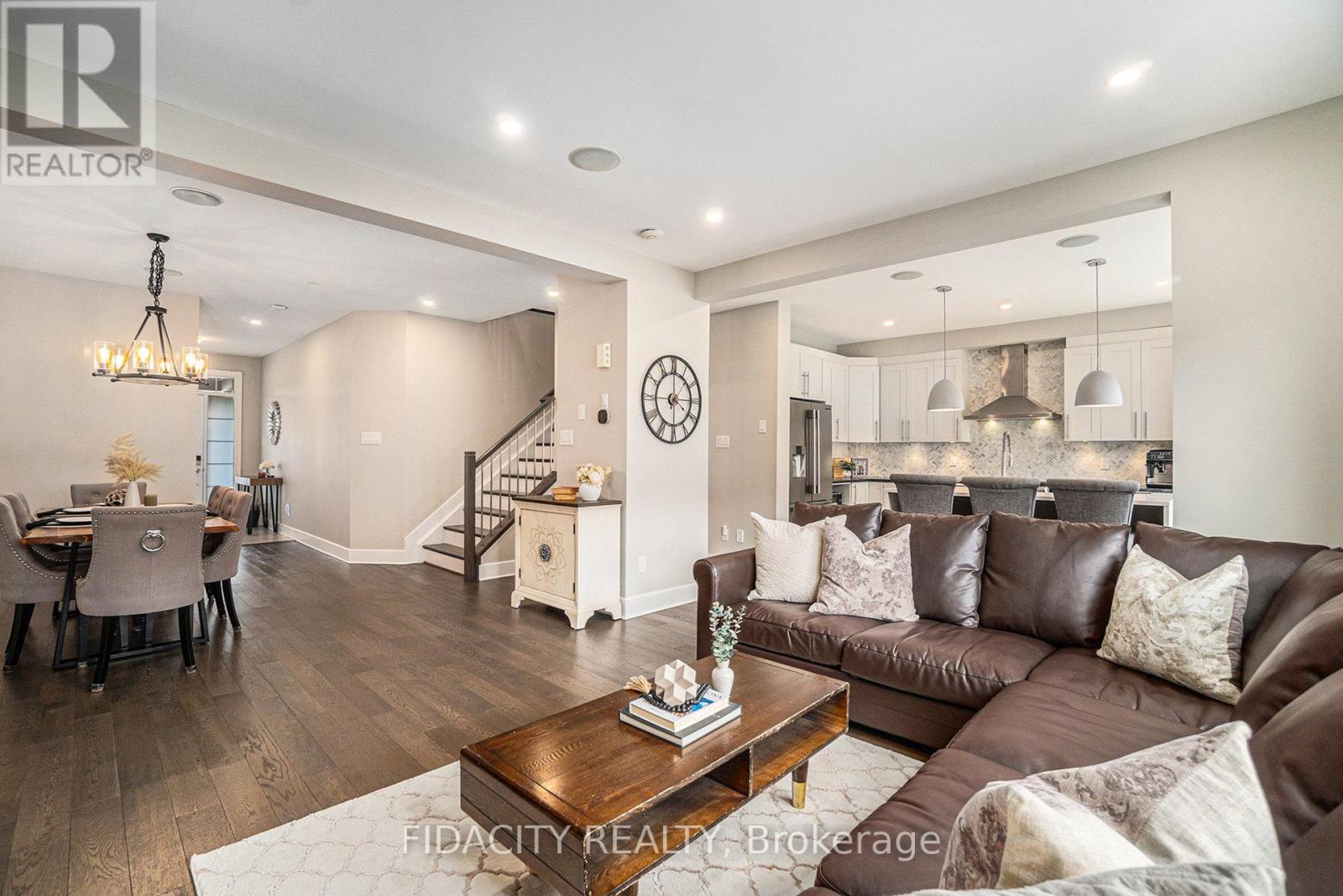 Photo 7 of 644 Eagle Crest Heights, Ottawa ON