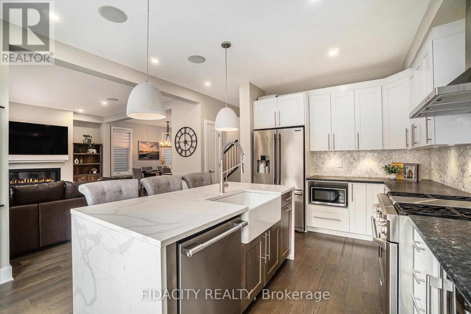 Photo 9 of 644 Eagle Crest Heights, Ottawa ON