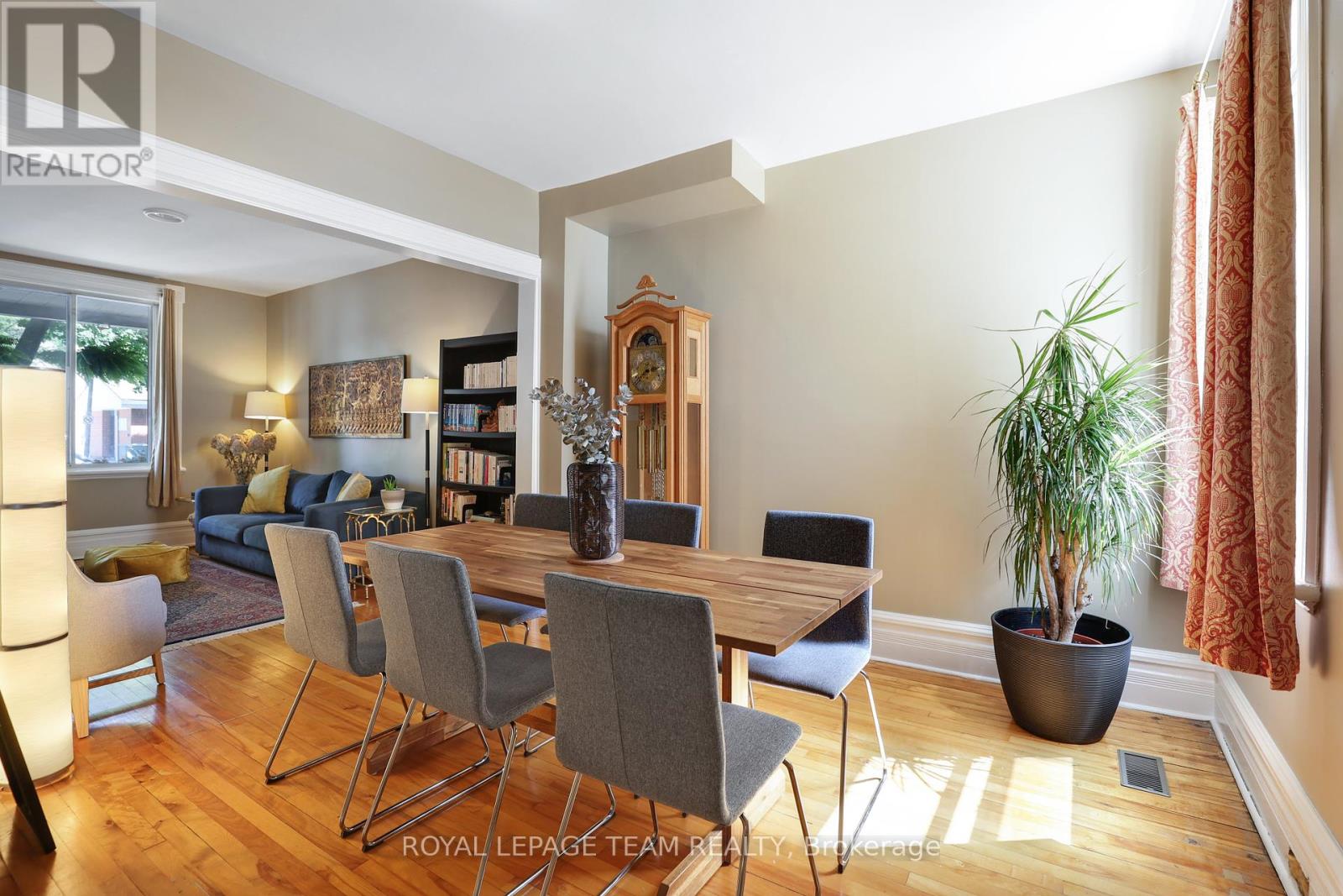 Photo 2 of 142 Cathcart Street, Ottawa ON