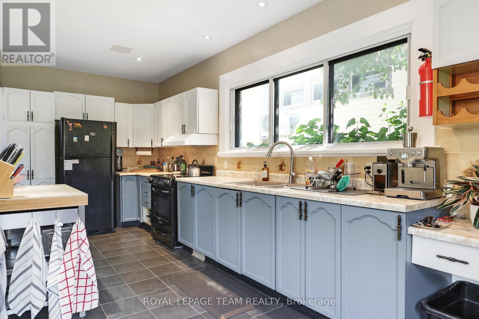 Photo 25 of 142 Cathcart Street, Ottawa ON
