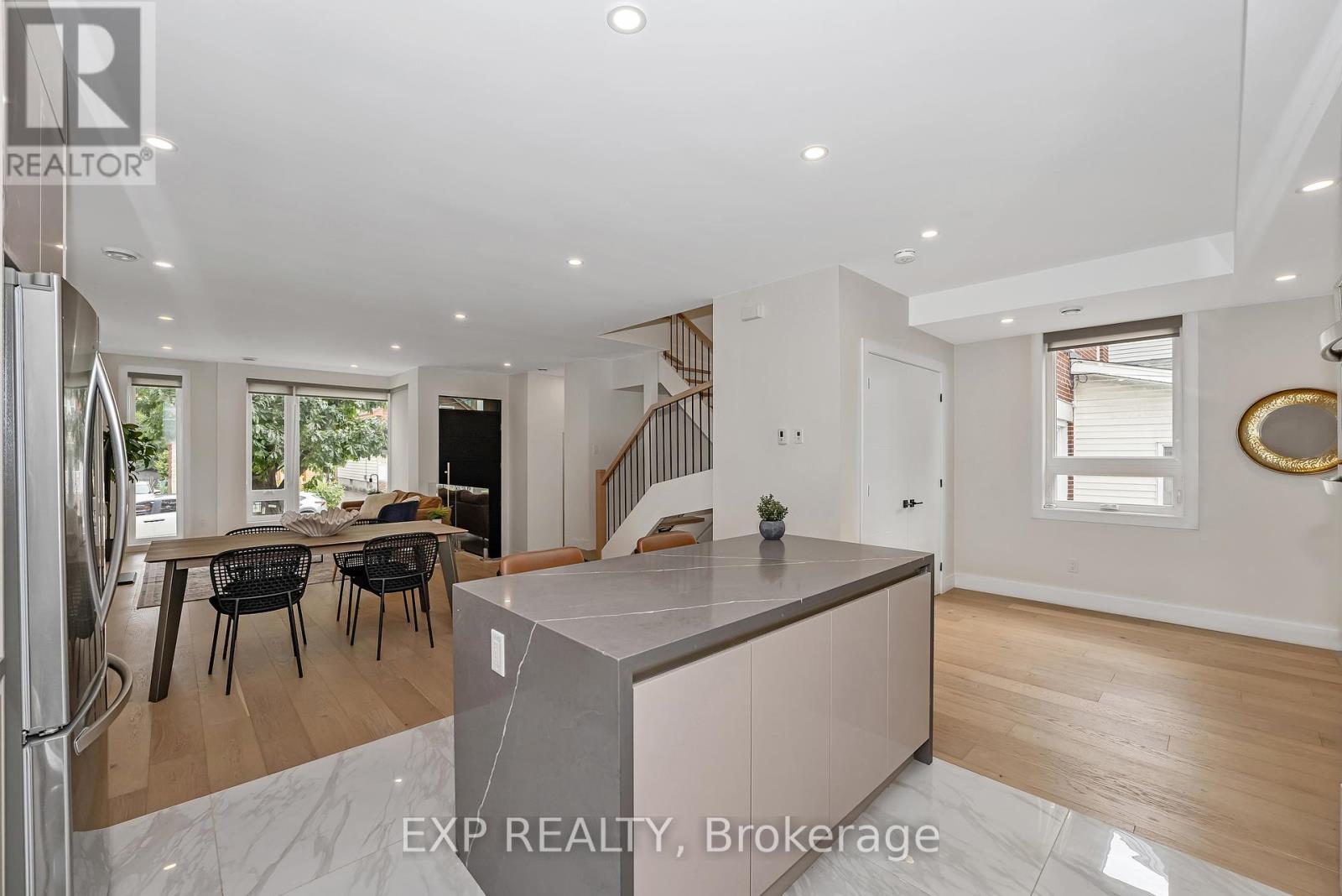 Photo 12 of 4 A Huron Avenue N, Ottawa ON